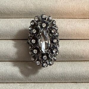 Elegant Silver Gemstone Ring